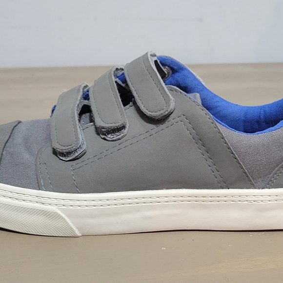payless velcro sneakers